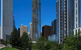 Radisson Blu Aqua Chicago